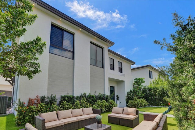 1 of 65 - 8211 Nw 43rd Ter, Doral, FL
