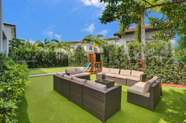 4 of 65 - 8211 Nw 43rd Ter, Doral, FL