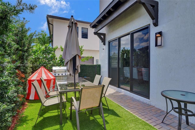 5 of 65 - 8211 Nw 43rd Ter, Doral, FL