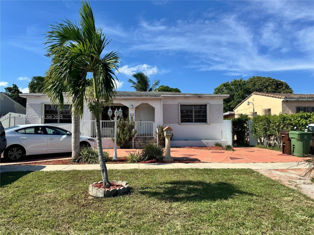 275 E 34th St, Hialeah