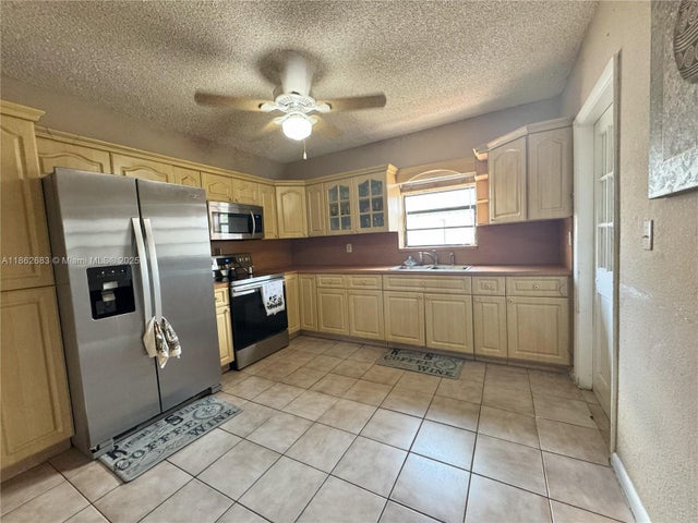 3 of 24 - 275 E 34th St, Hialeah, FL