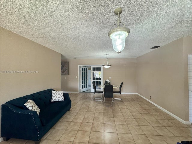 4 of 24 - 275 E 34th St, Hialeah, FL
