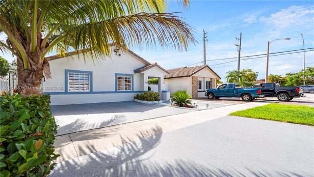 3 of 37 - 7578 W 30th Ln, Hialeah, FL