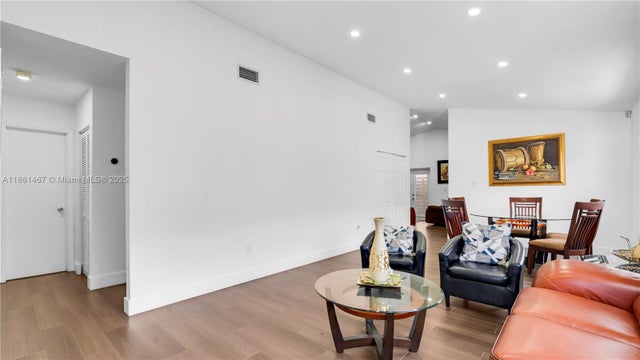 5 of 37 - 7578 W 30th Ln, Hialeah, FL