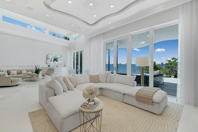 1 of 34 - 1825 Cleveland Rd, Miami Beach, FL