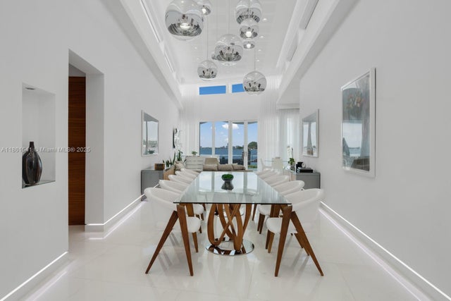 2 of 34 - 1825 Cleveland Rd, Miami Beach, FL