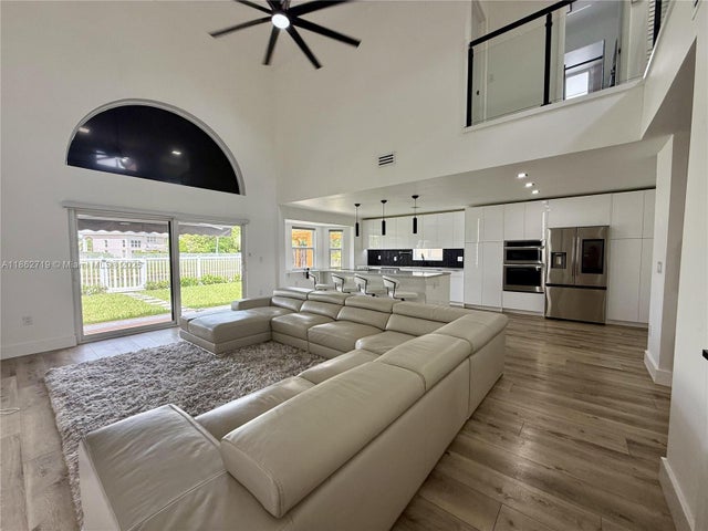 5 of 29 - 5511 Nw 51st Ave, Coconut Creek, FL