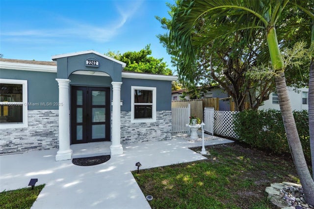 2 of 23 - 2242 Coolidge St, Hollywood, FL