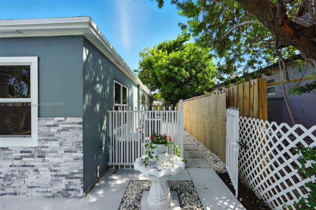 3 of 23 - 2242 Coolidge St, Hollywood, FL