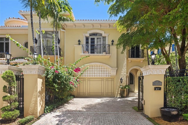 4 of 39 - 1504 Island Blvd, Aventura, FL