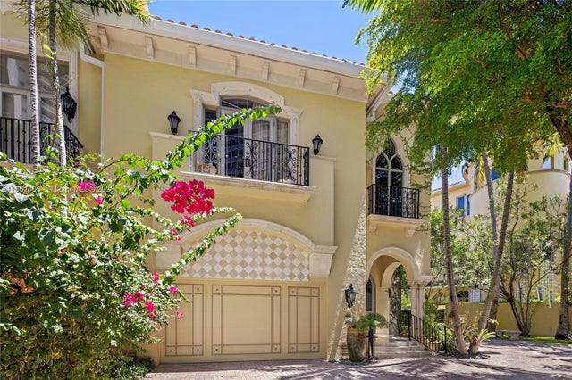 5 of 39 - 1504 Island Blvd, Aventura, FL