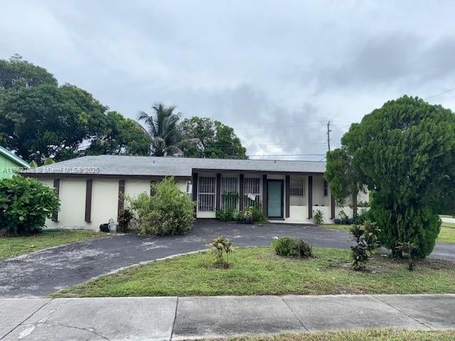 1 of 11 - 1301 Nw 175th St, Miami Gardens, FL