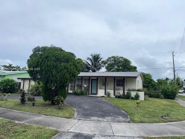 2 of 11 - 1301 Nw 175th St, Miami Gardens, FL