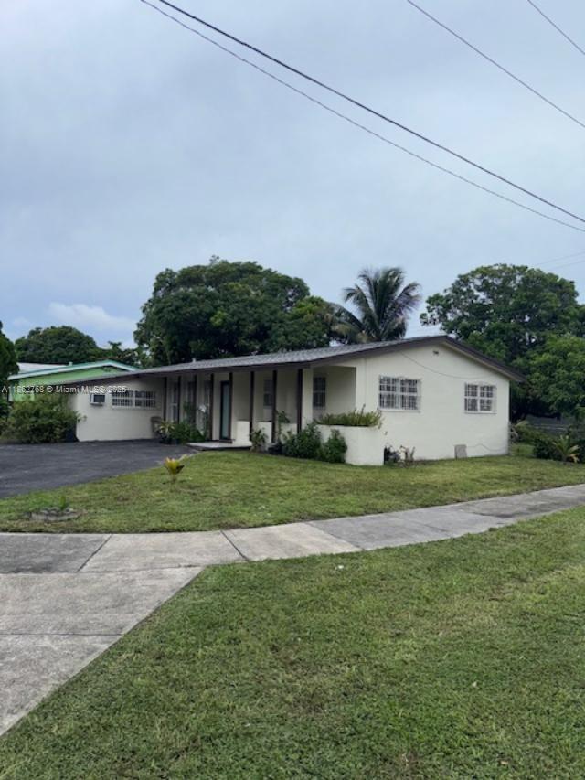 3 of 11 - 1301 Nw 175th St, Miami Gardens, FL