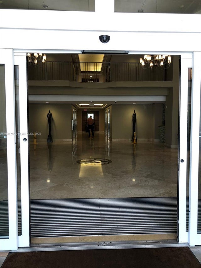 4 of 58 - 511 Se 5th Ave 707, Fort Lauderdale, FL