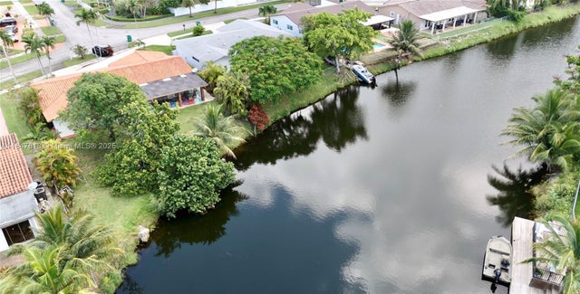 2 of 26 - 10450 Sw 19th St, Miami, FL