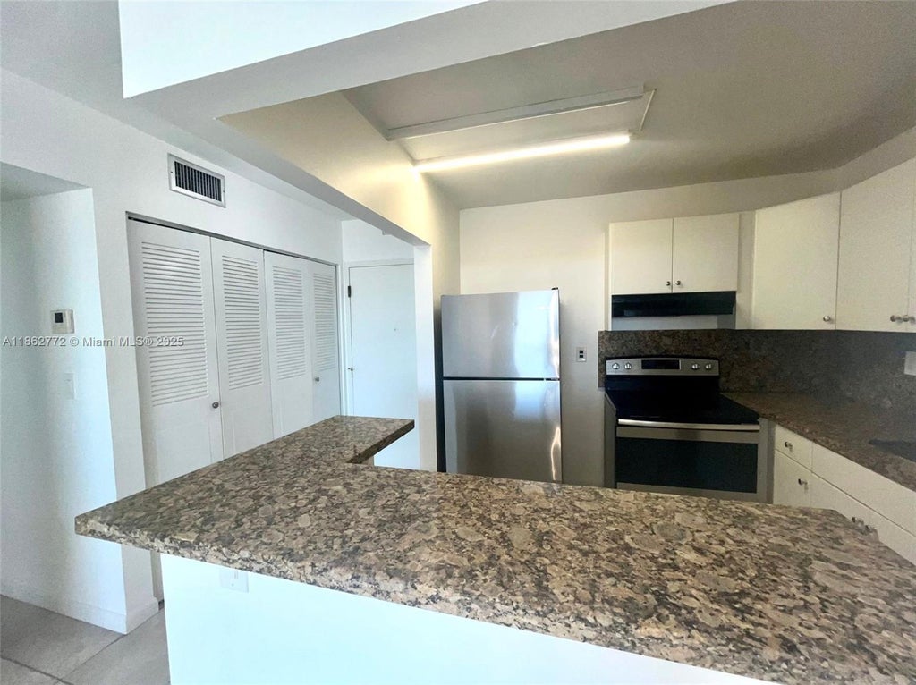 1465 Ne 123rd St 814, North Miami