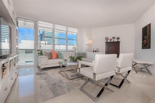2 of 32 - 3725 S Ocean Dr 1221, Hollywood, FL