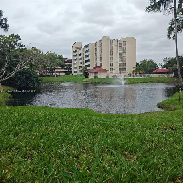 3 of 27 - 7051 Environ Blvd 433, Lauderhill, FL