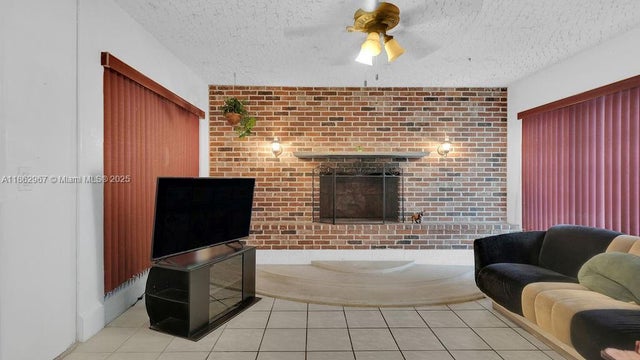 4 of 27 - 440 Sw 29th Terr, Fort Lauderdale, FL