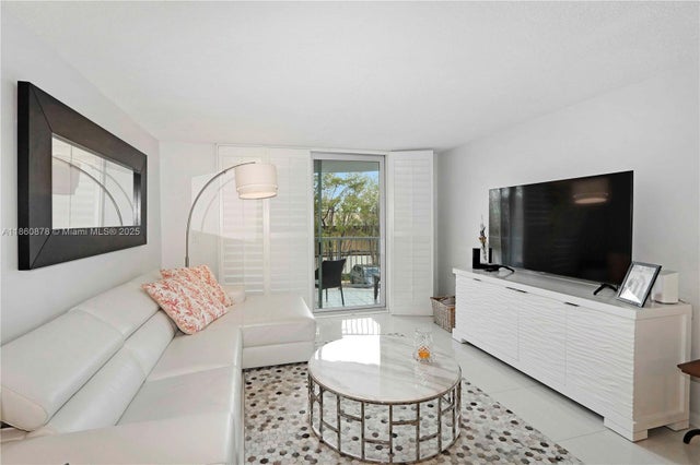 3 of 24 - 210 Sea View Dr 207, Key Biscayne, FL