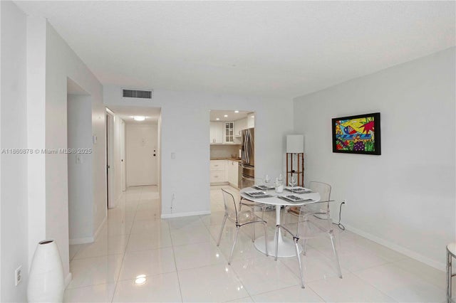 5 of 24 - 210 Sea View Dr 207, Key Biscayne, FL