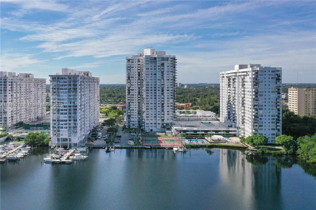 3 of 31 - 2750 Ne 183rd St 2707, Aventura, FL