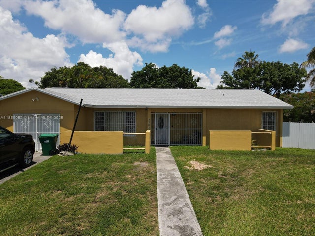 1 of 25 - 11011 Sw 162nd Ter, Miami, FL