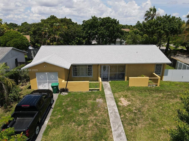2 of 25 - 11011 Sw 162nd Ter, Miami, FL