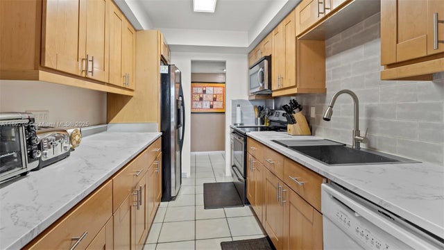 1 of 25 - 4174 Inverrary Dr 502, Lauderhill, FL