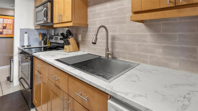 3 of 25 - 4174 Inverrary Dr 502, Lauderhill, FL