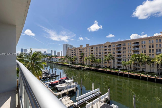 4 of 45 - 2950 Ne 188th St 315, Aventura, FL