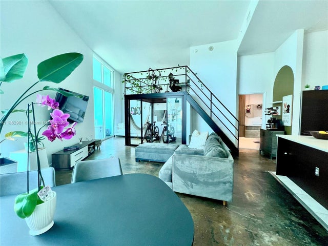 4 of 24 - 1900 N Bayshore Dr 909, Miami, FL