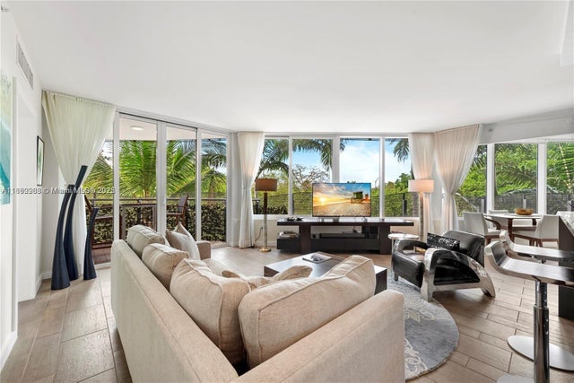 3 of 25 - 2155 Washington Ct 309, Miami Beach, FL