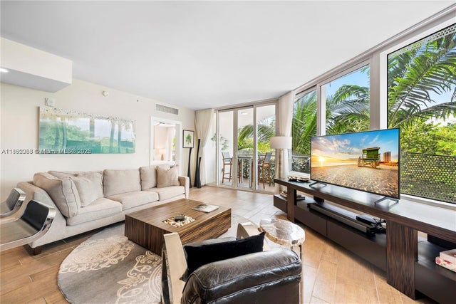 4 of 25 - 2155 Washington Ct 309, Miami Beach, FL