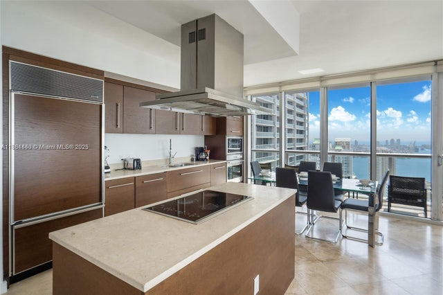 4 of 16 - 485 Brickell Ave 4710, Miami, FL