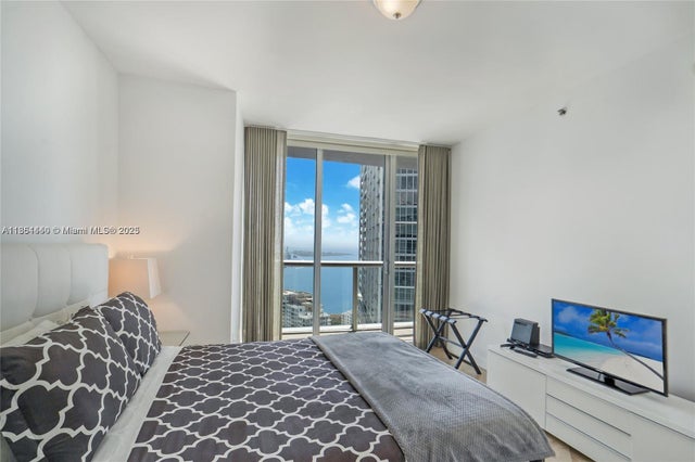 5 of 16 - 485 Brickell Ave 4710, Miami, FL