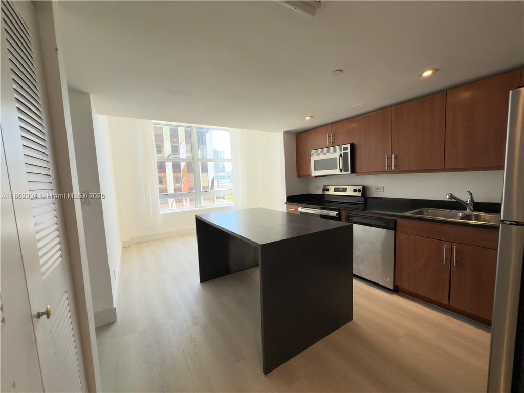 111 E Flagler St 805, Miami