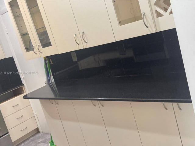 3 of 36 - 5005 Collins Ave 715, Miami, FL