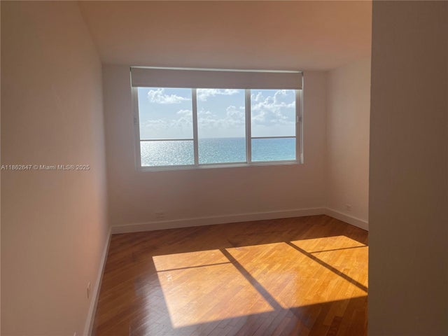 4 of 36 - 5005 Collins Ave 715, Miami, FL