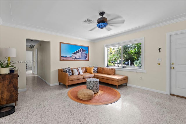 5 of 25 - 6601 Sw 64th St, South Miami, FL