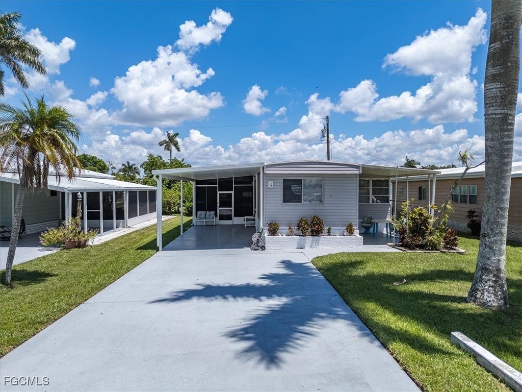 16241 Siesta Dr, Fort Myers
