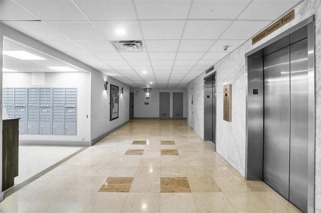 4 of 35 - 4350 Hillcrest Dr 118, Hollywood, FL
