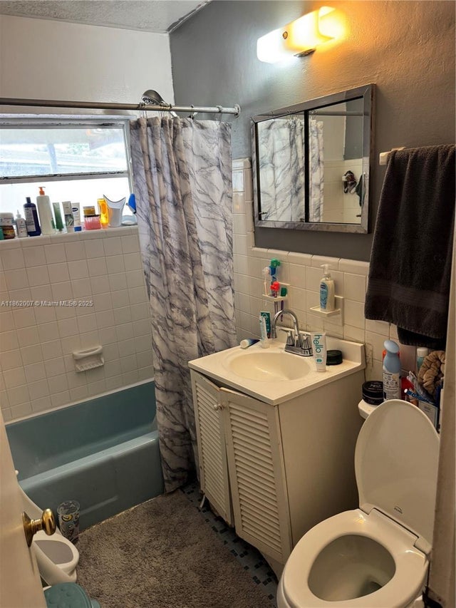 2 of 17 - 9755 Sw 165th Ter, Miami, FL