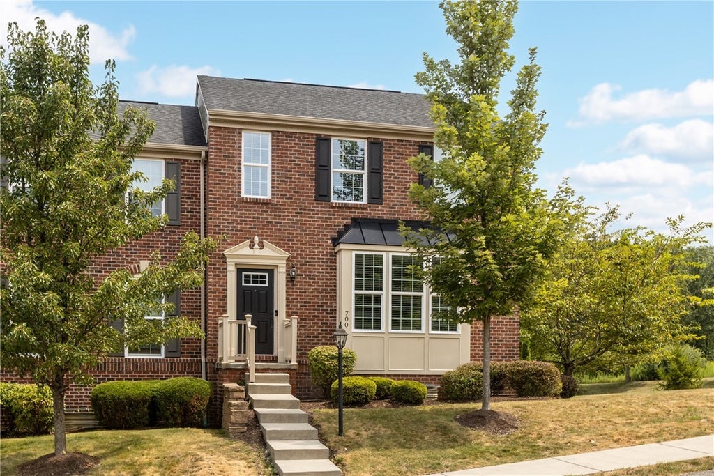 700 Carver Drive, Marshall