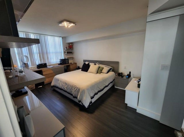 5 of 13 - 19501 W Country Club Dr 1508, Aventura, FL