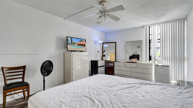 5 of 41 - 3101 N Country Club Dr 401, Aventura, FL