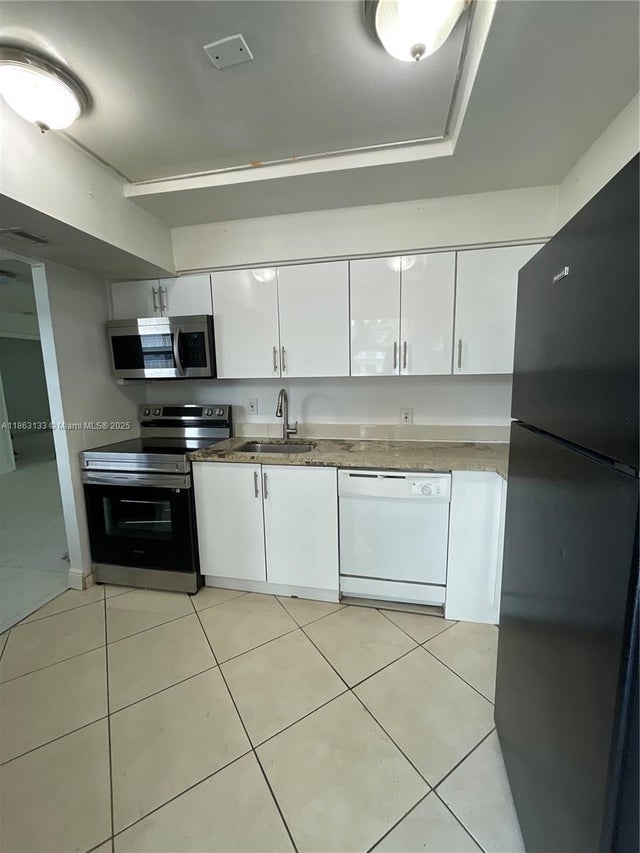 3 of 14 - 447 Ne 195th St 317, Miami, FL
