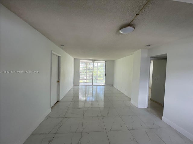 5 of 14 - 447 Ne 195th St 317, Miami, FL