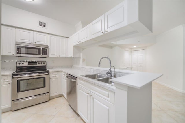 4 of 24 - 17100 N Bay Rd 1303, Sunny Isles Beach, FL